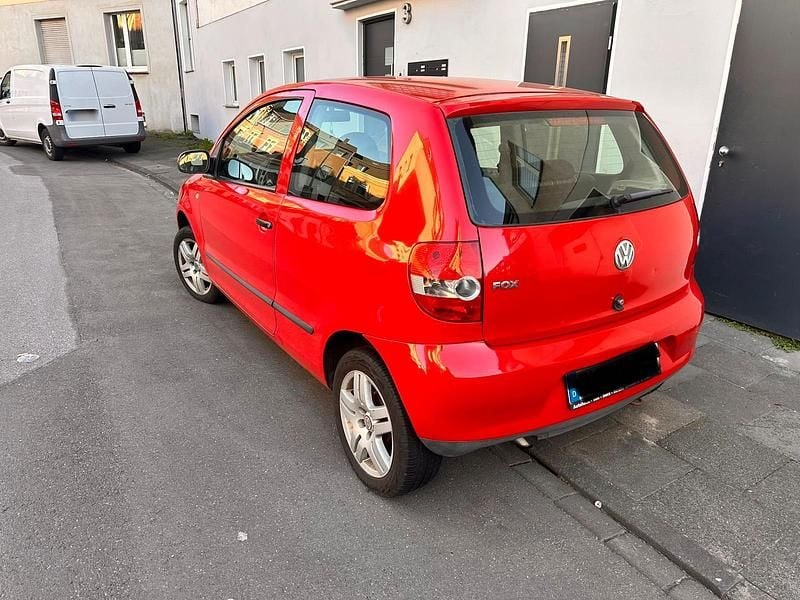 Gebraucht VW Fox 55 PS (40 kW) 2006 Rot Kleinwagen