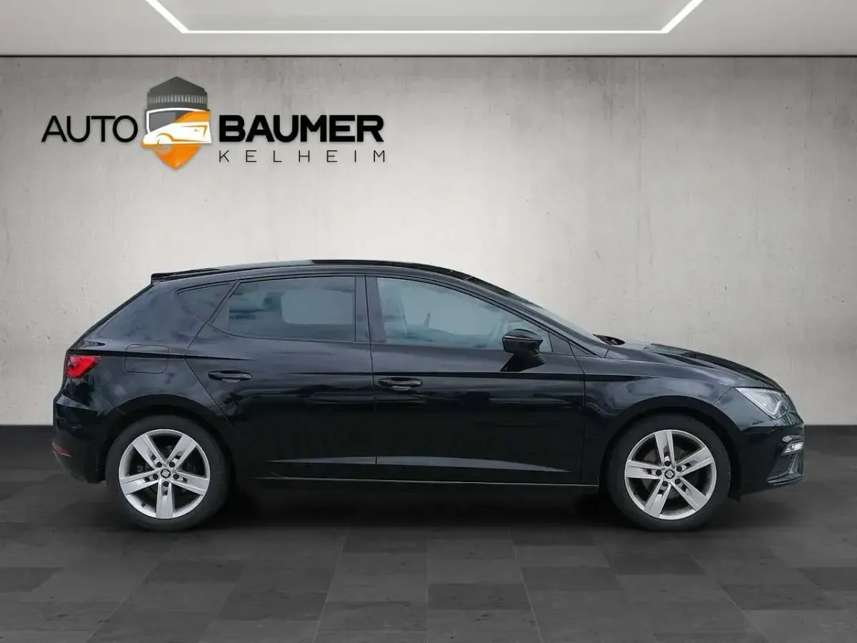 Gebraucht Seat Leon FR 150 PS (110 kW) 2020 Midnight black Limousine