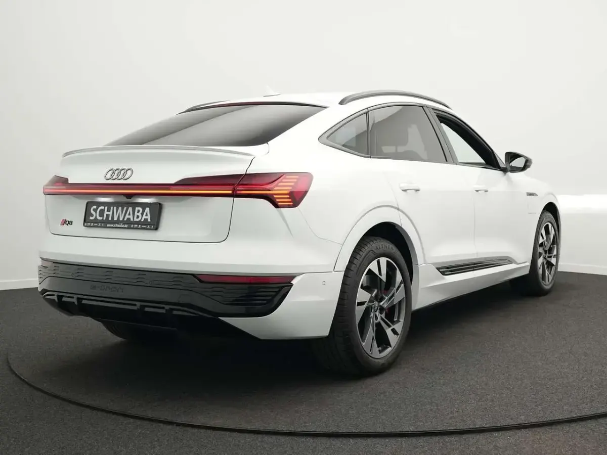 Gebraucht Audi Q8 e-tron S-Line 250 kW (340 PS) 2023 Gletscherweiß metallic SUV
