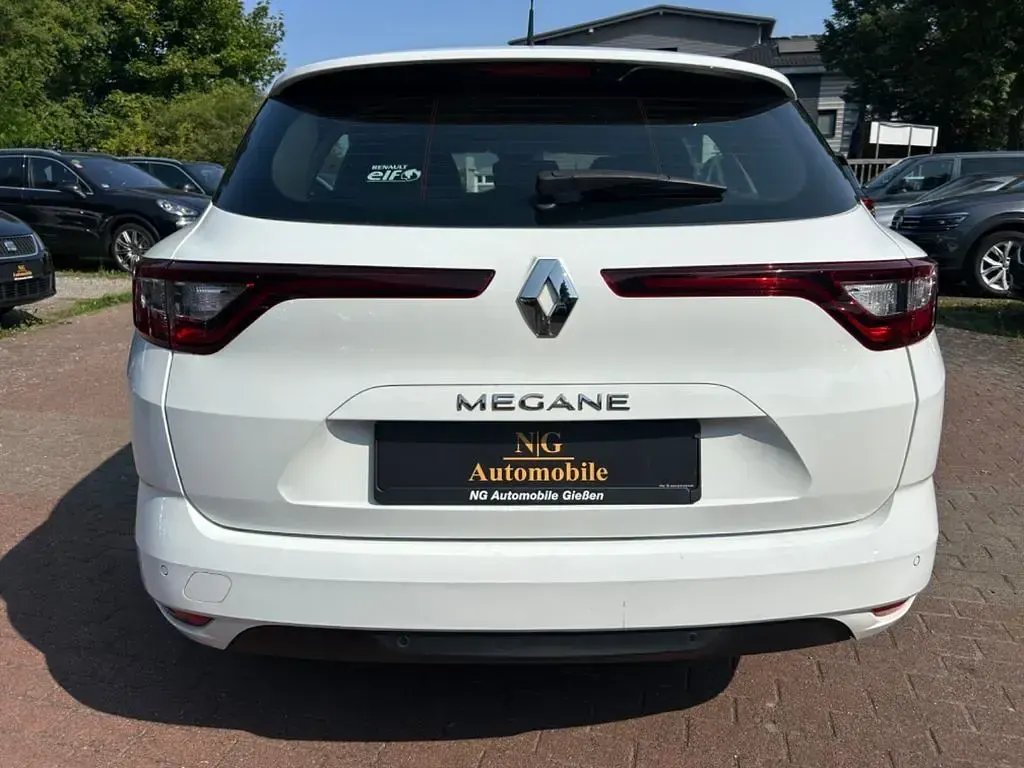Gebraucht Renault Mégane Business 116 PS (85 kW) 2019 Weiß Limousine