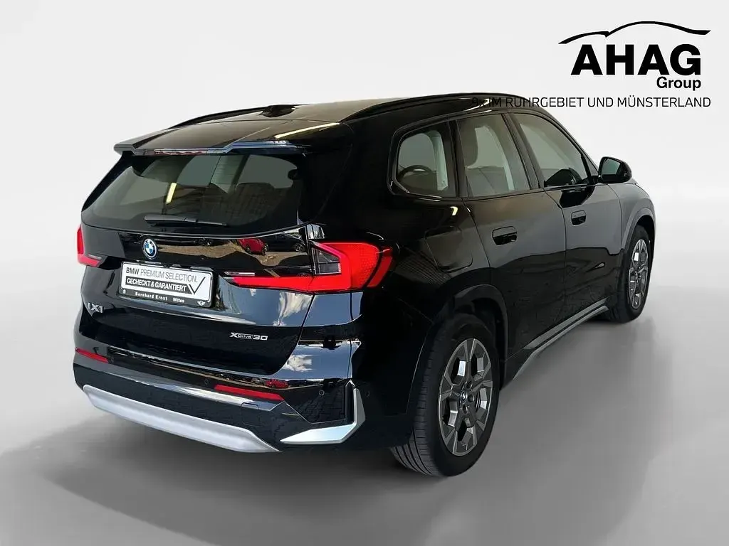 Gebraucht BMW iX1 xLine 230 kW (313 PS) 2023 Schwarz SUV