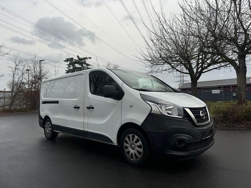 Weiß Gebraucht 2017 Nissan NV300 Van | 9.490 € (Guter Preis) - Bild 1/4