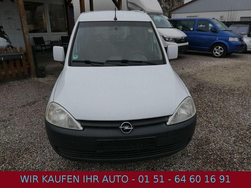 Gebraucht Opel Combo 101 PS (74 kW) 2011 Weiß Kombi