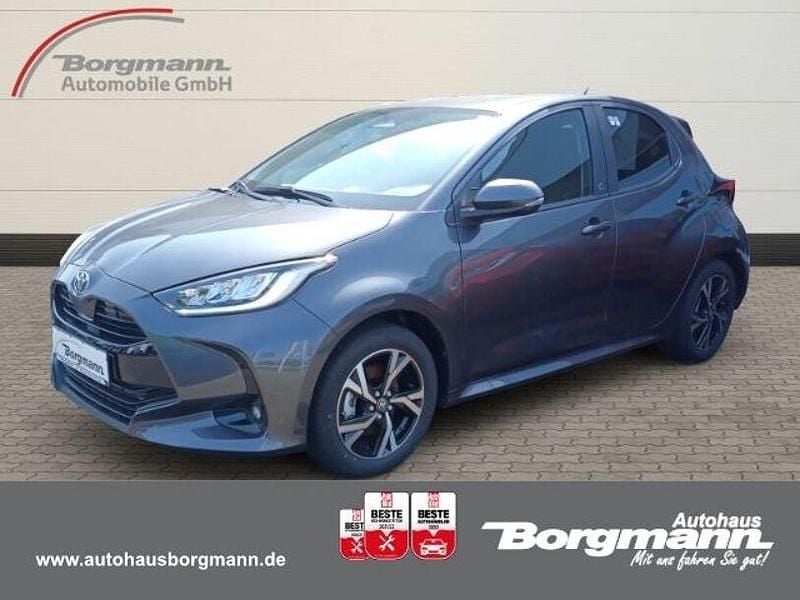 Grau Neu 2024 Toyota Yaris Hybrid Team Limousine | 22.790 € (Guter Preis) - Bild 1/4