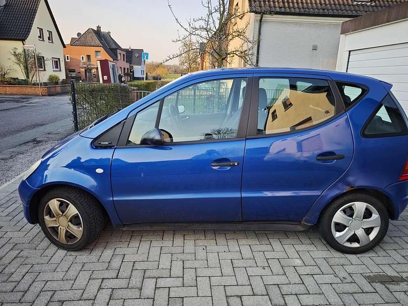 Gebraucht Mercedes A160 Classic 102 PS (75 kW) 1998 Blau Limousine