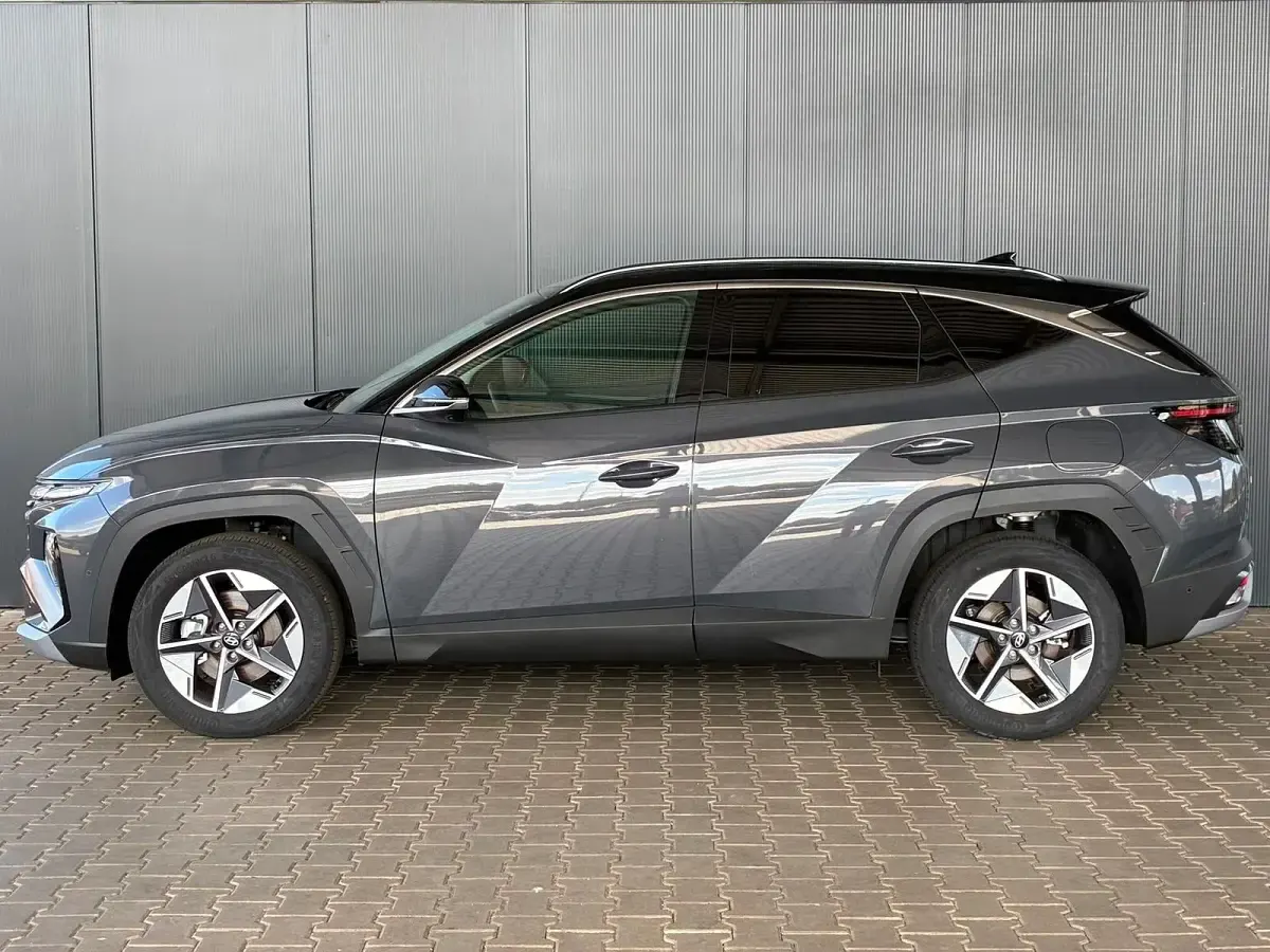 Neu Hyundai Tucson Comfort 160 PS (117 kW) 2025 Ecotronic gray / dach schwarz SUV