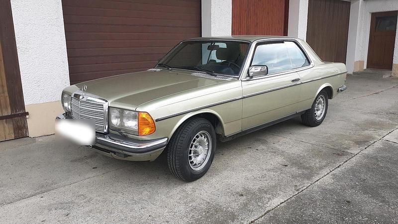 Gebraucht Mercedes 280 180 PS (132 kW) 1982 Grün Coupé