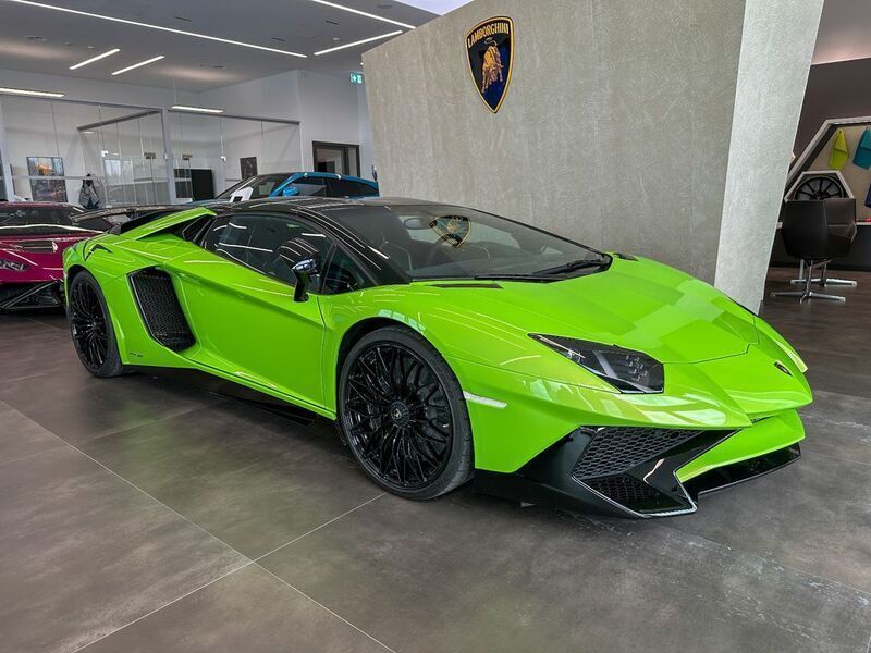 Grün Gebraucht 2017 Lamborghini Aventador Cabrio | 569.000 € (Etwas zu teuer) - Bild 1/4