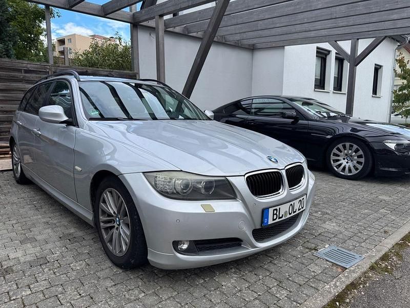 Silber Gebraucht 2009 BMW 320 Performance Kombi | 4.200 € (Superpreis) - Bild 1/4