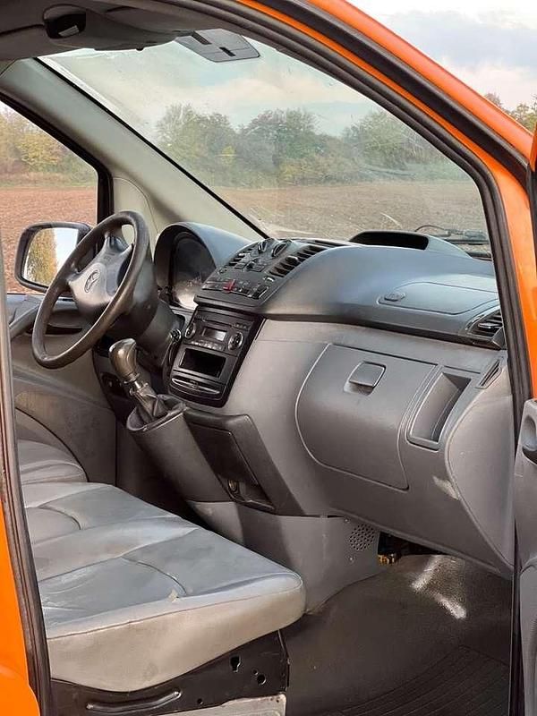Gebraucht Mercedes Vito 116 PS (85 kW) 2010 Orange Van