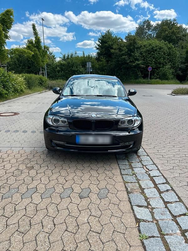 Schwarz Gebraucht 2009 BMW 116 Kleinwagen | 5.499 € (Teuer) - Bild 1/4
