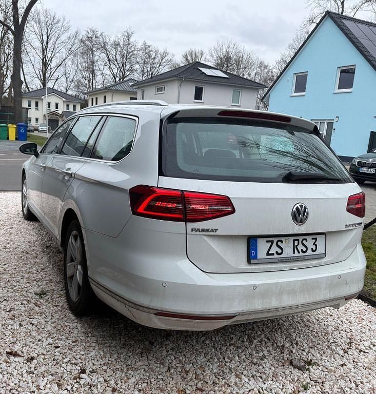 Gebraucht VW Passat Highline 150 PS (110 kW) 2016 Weiß Kombi