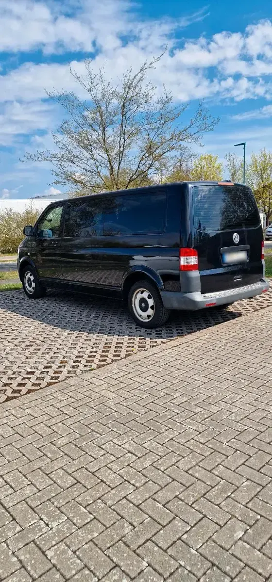 Gebraucht VW Multivan 100 PS (73 kW) 2011 Schwarz Van / Kleinbus