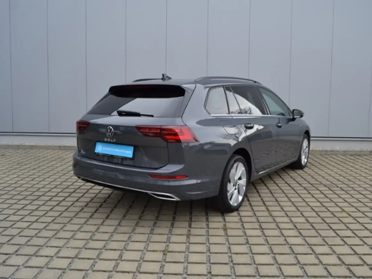 Gebraucht VW Golf VIII Comfortline 131 PS (96 kW) 2023 Kombi