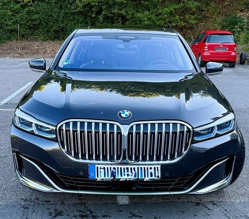Gebraucht BMW 740L 340 PS (250 kW) 2022 Grau Limousine