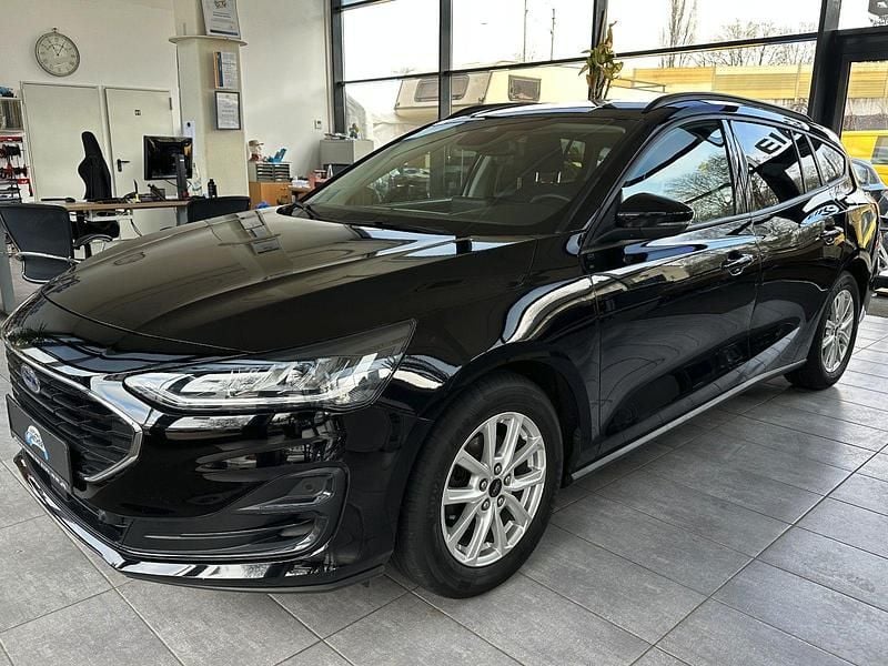 Schwarz Gebraucht 2022 Ford Focus Kombi | 16.490 € (Superpreis) - Bild 1/4