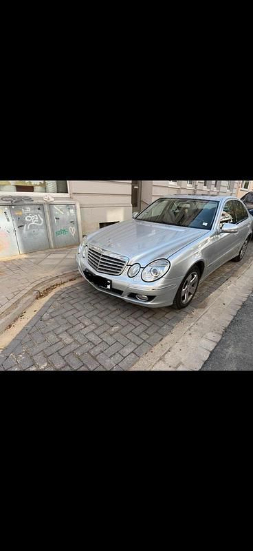 Silber Gebraucht 2008 Mercedes E220 Limousine | 6.600 € (Fairer Preis) - Bild 1/4