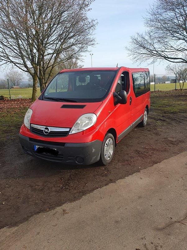 Rot Gebraucht 2008 Opel Vivaro Van / Kleinbus | 5.555 € - Bild 1/4