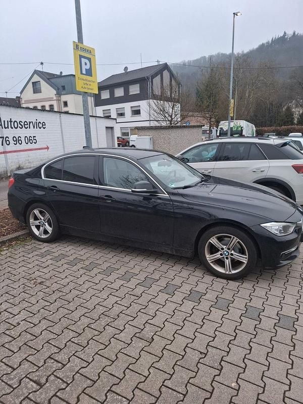 Schwarz Gebraucht 2013 BMW 316 Limousine | 9.900 € (Guter Preis) - Bild 1/4