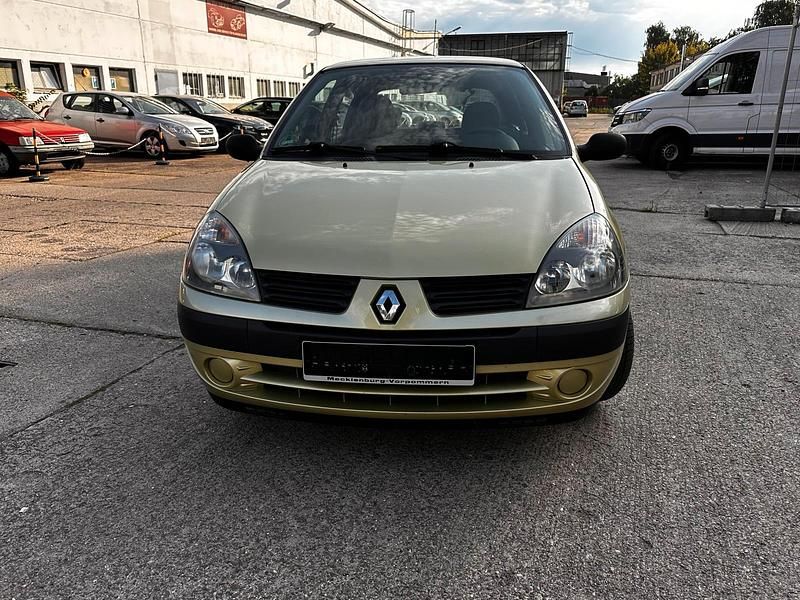 Grün Gebraucht 2005 Renault Clio II Kleinwagen | 1.400 € (Fairer Preis) - Bild 1/4