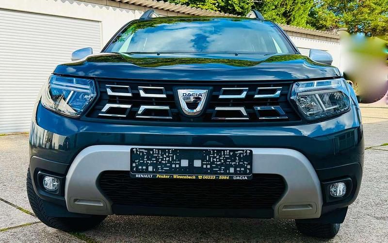 Grau Gebraucht 2021 Dacia Duster Prestige SUV | 14.490 € (Fairer Preis) - Bild 1/4