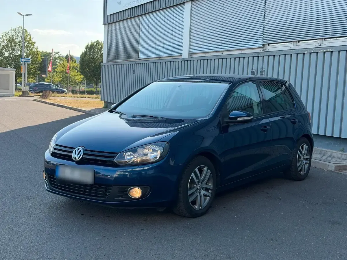 Gebraucht VW Golf VI 110 PS (80 kW) 2009 Blau Kleinwagen