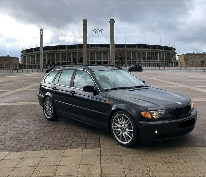 Schwarz Gebraucht 2004 BMW 320 Kombi | 2.650 € (Guter Preis) - Bild 1/4