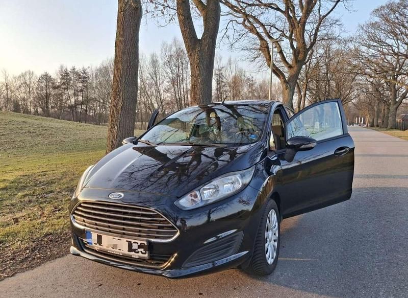 Gebraucht Ford Fiesta Trend 60 PS (44 kW) 2012 Schwarz Kleinwagen