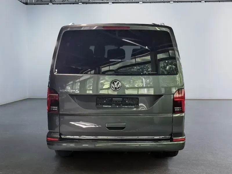 Gebraucht VW Multivan Highline 199 PS (146 kW) 2020 Grau Van / Kleinbus