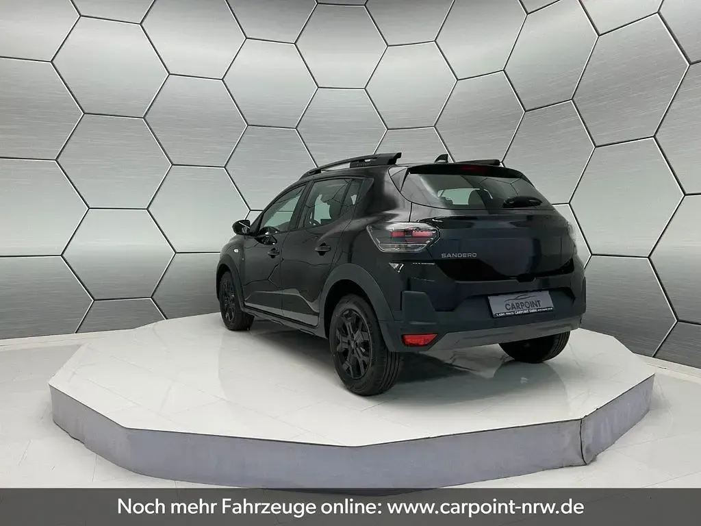 Neu Dacia Sandero Extreme 122 PS (89 kW) 2025 Gelb Limousine