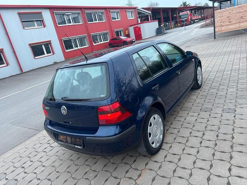 Gebraucht VW Golf IV Edition 75 PS (55 kW) 2001 Blau Limousine