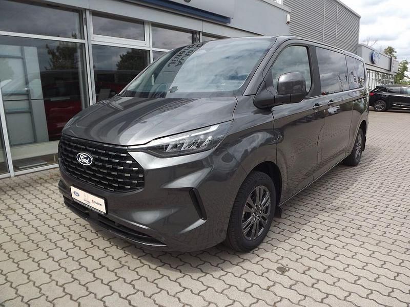 Gebraucht Ford Tourneo Titanium 170 PS (125 kW) 2024 Grau Van / Kleinbus