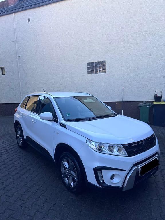Gebraucht Suzuki Vitara Comfort 120 PS (88 kW) 2015 Weiß SUV