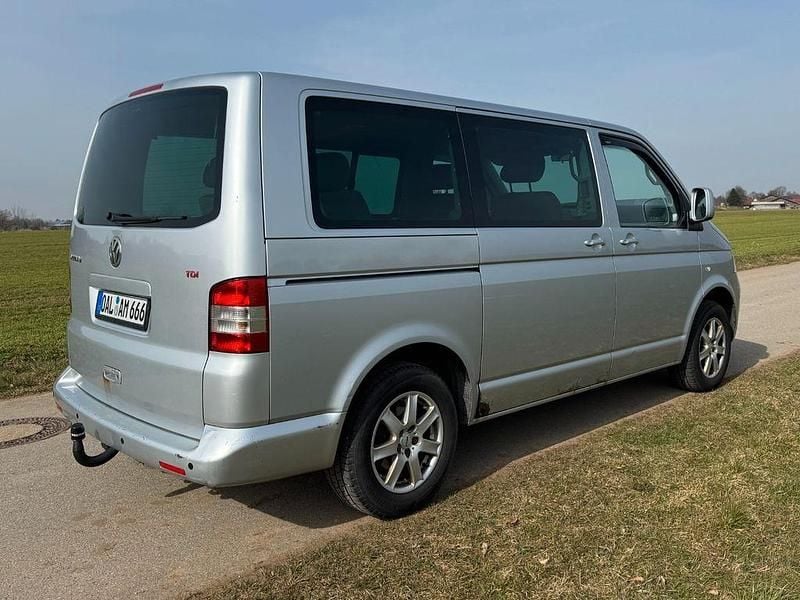 Używany VW T5 174 KM (127 kW) 2005 Srebrny Van