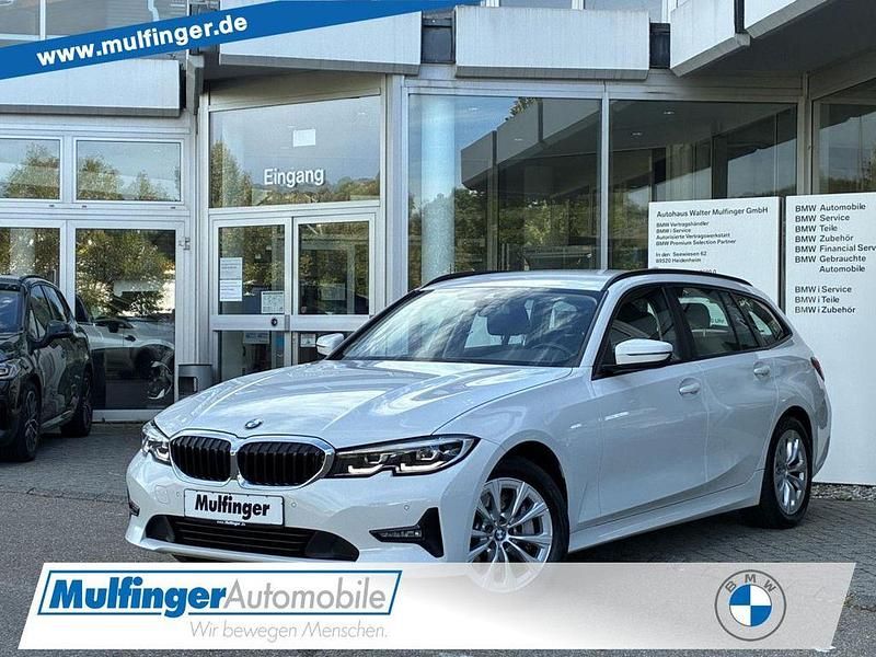 Weiß Gebraucht 2022 BMW 330 Limousine | 33.290 € (Fairer Preis) - Bild 1/4