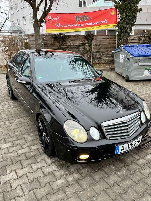 Schwarz Gebraucht 2003 Mercedes E270 Avantgarde Limousine | 3.800 € (Fairer Preis) - Bild 1/4