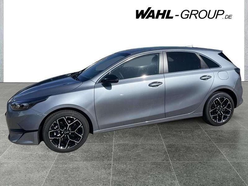 Neu Kia Ceed 101 PS (74 kW) 2025 Silber Kleinwagen