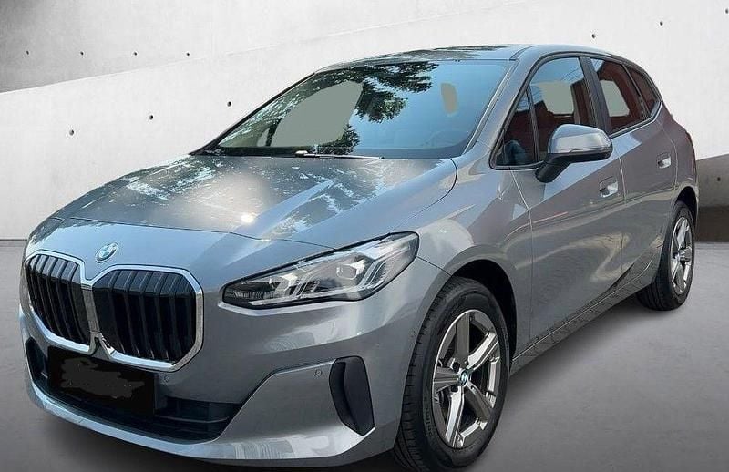Grau Gebraucht 2023 BMW 218 Active Tourer Van / Kleinbus | 26.000 € (Superpreis) - Bild 1/4