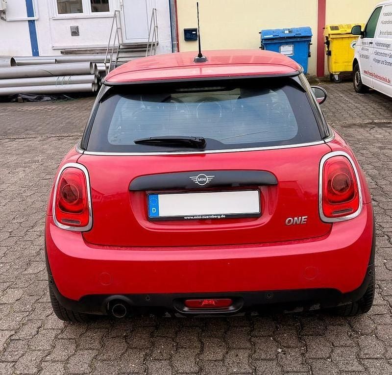 Gebraucht Mini ONE 102 PS (75 kW) 2018 Rot Kleinwagen