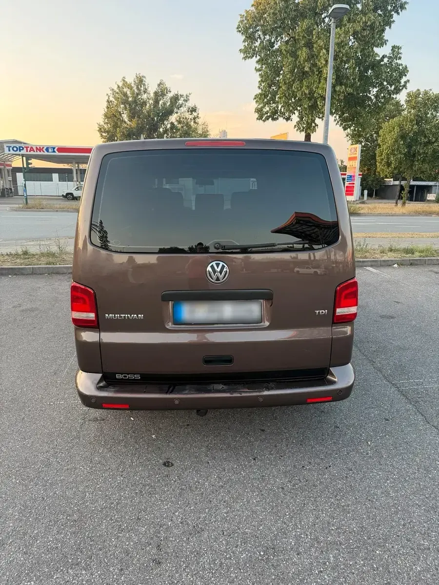 Gebraucht VW Multivan 140 PS (102 kW) 2010 Braun Van / Kleinbus