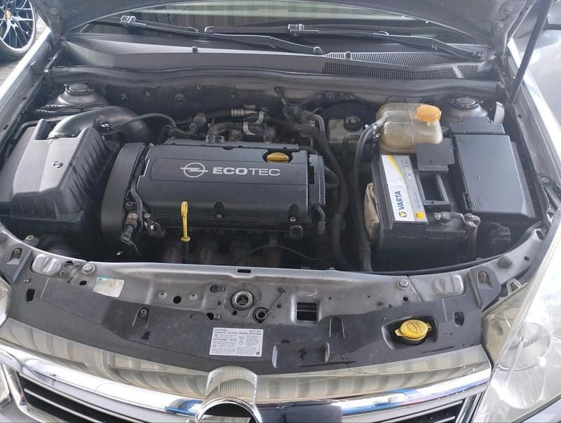 Gebraucht Opel Astra 115 PS (84 kW) 2009 Grau Kombi