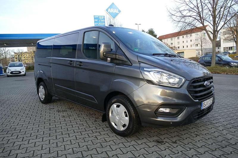 Gebraucht Ford Tourneo Titanium 185 PS (136 kW) 2021 Magnetic Van / Kleinbus