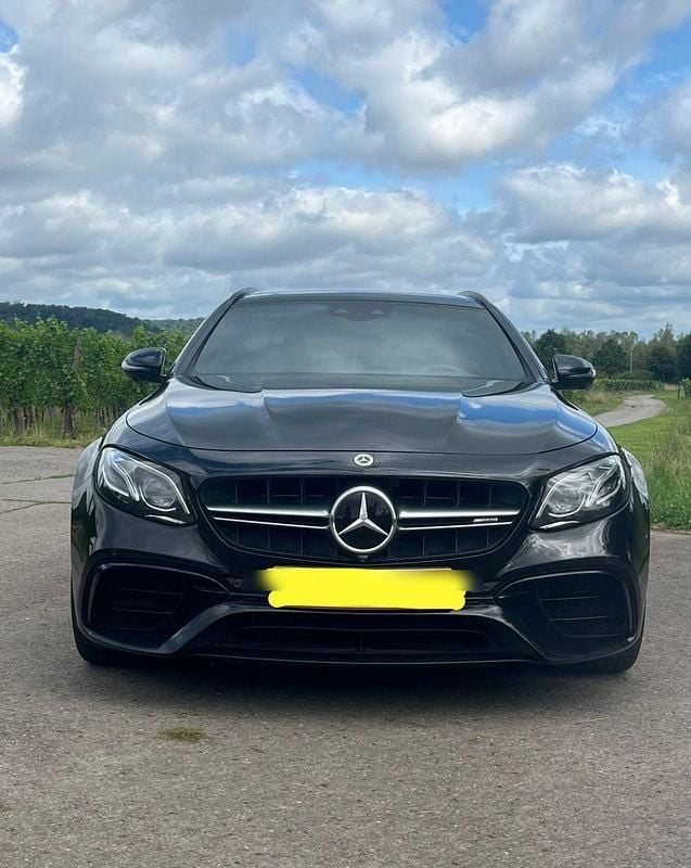 Schwarz Gebraucht 2019 Mercedes E63S AMG AMG Kombi | 64.900 € (Guter Preis) - Bild 1/4