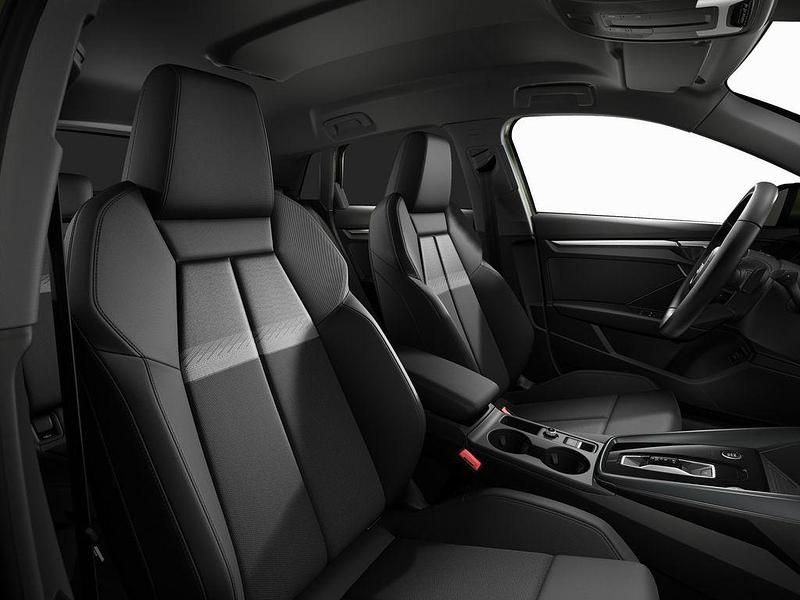 Gebraucht Audi A3 Advanced Plus 116 PS (85 kW) 2025 Distriktgrün metallic Limousine