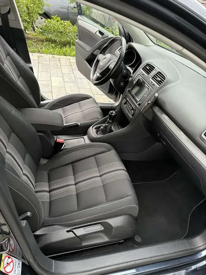 Gebraucht VW Golf VII Match 105 PS (77 kW) 2012 Blau Kleinwagen