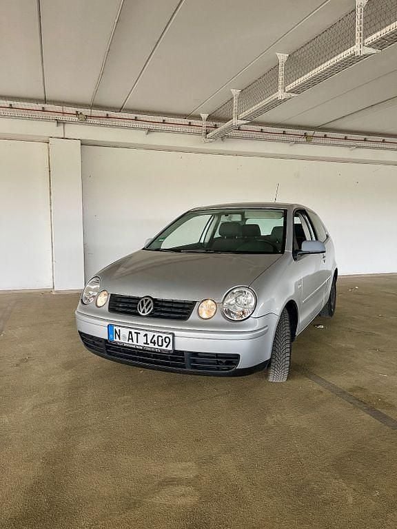 Gebraucht VW Polo 64 PS (47 kW) 2003 Silber Limousine
