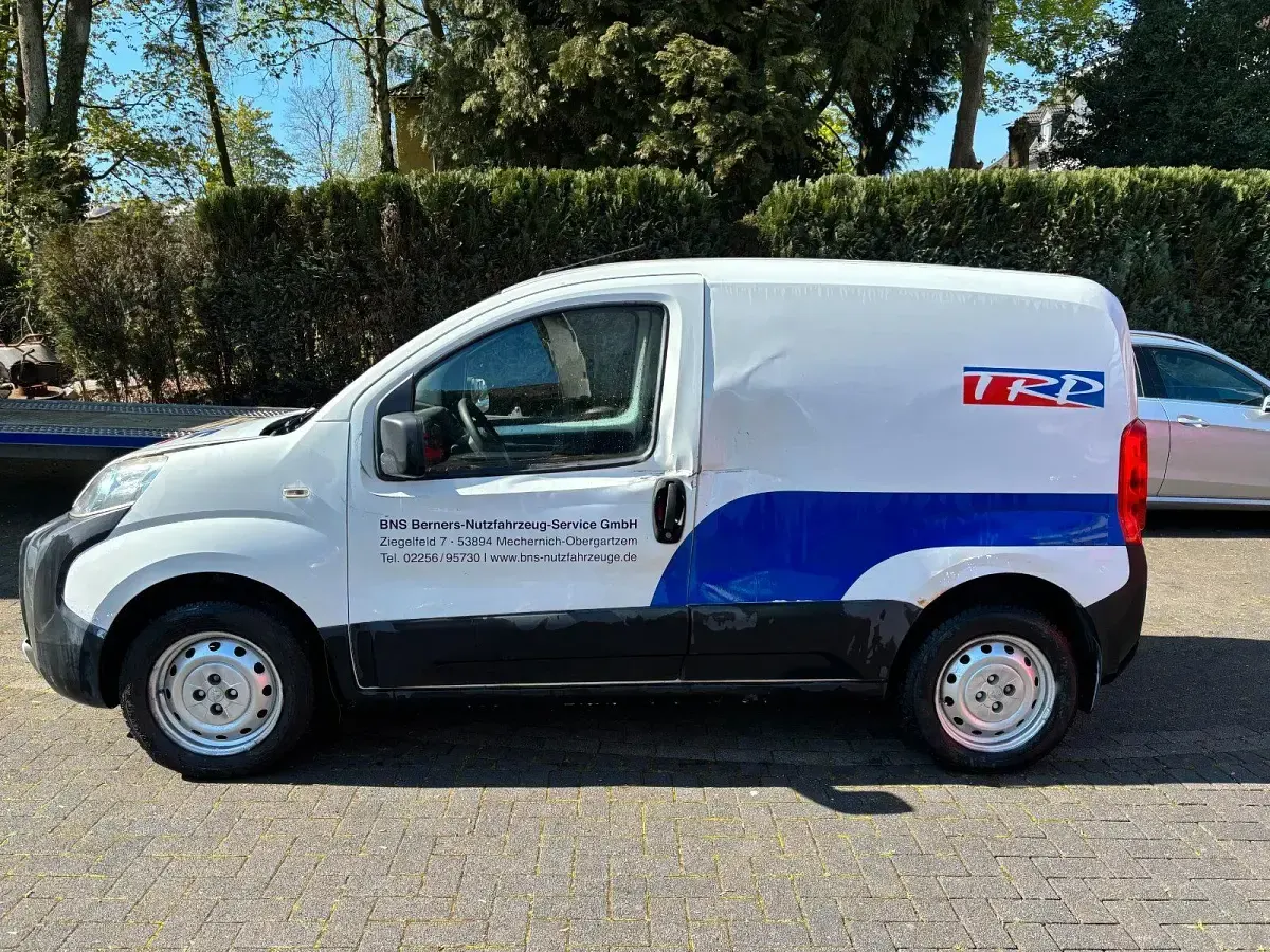 Gebraucht Peugeot Bipper 68 PS (50 kW) 2009 Weiß Van / Kleinbus