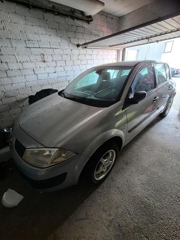 Gebraucht Renault Mégane II 82 PS (60 kW) 2002 Grün Limousine