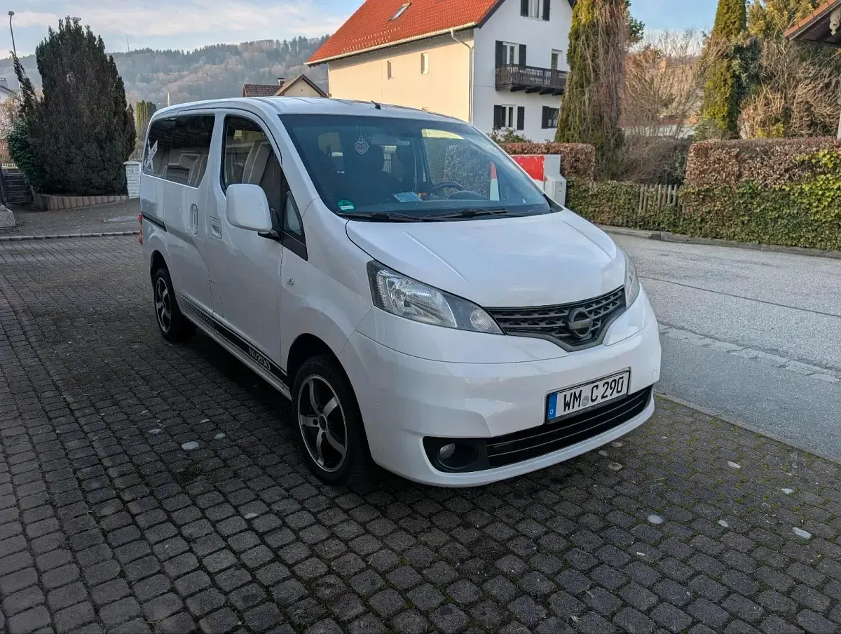 Gebraucht Nissan Evalia 110 PS (80 kW) 2013 Weiß Van / Kleinbus