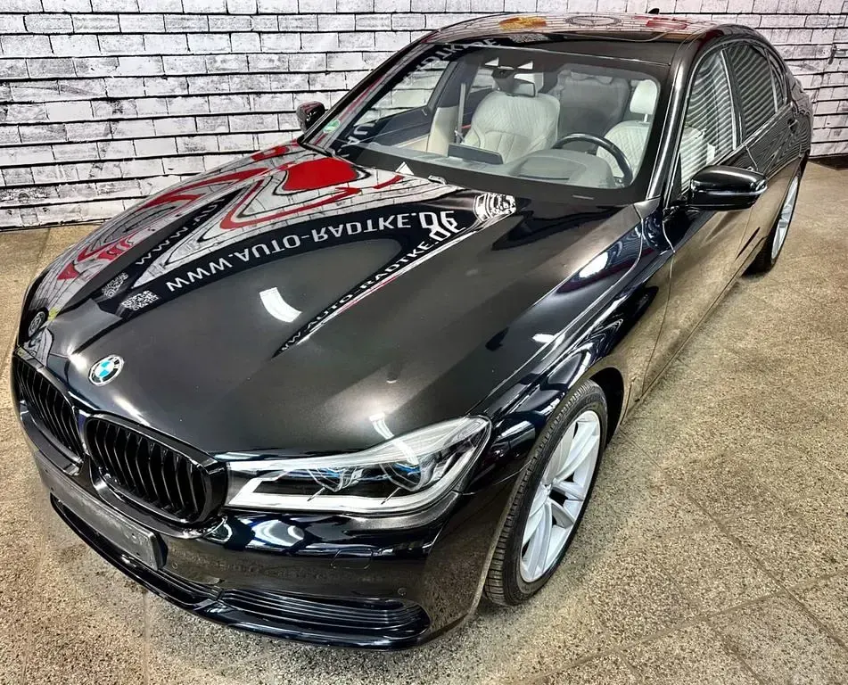 Gebraucht BMW 730L Shadowline 265 PS (194 kW) 2017 Schwarz Limousine
